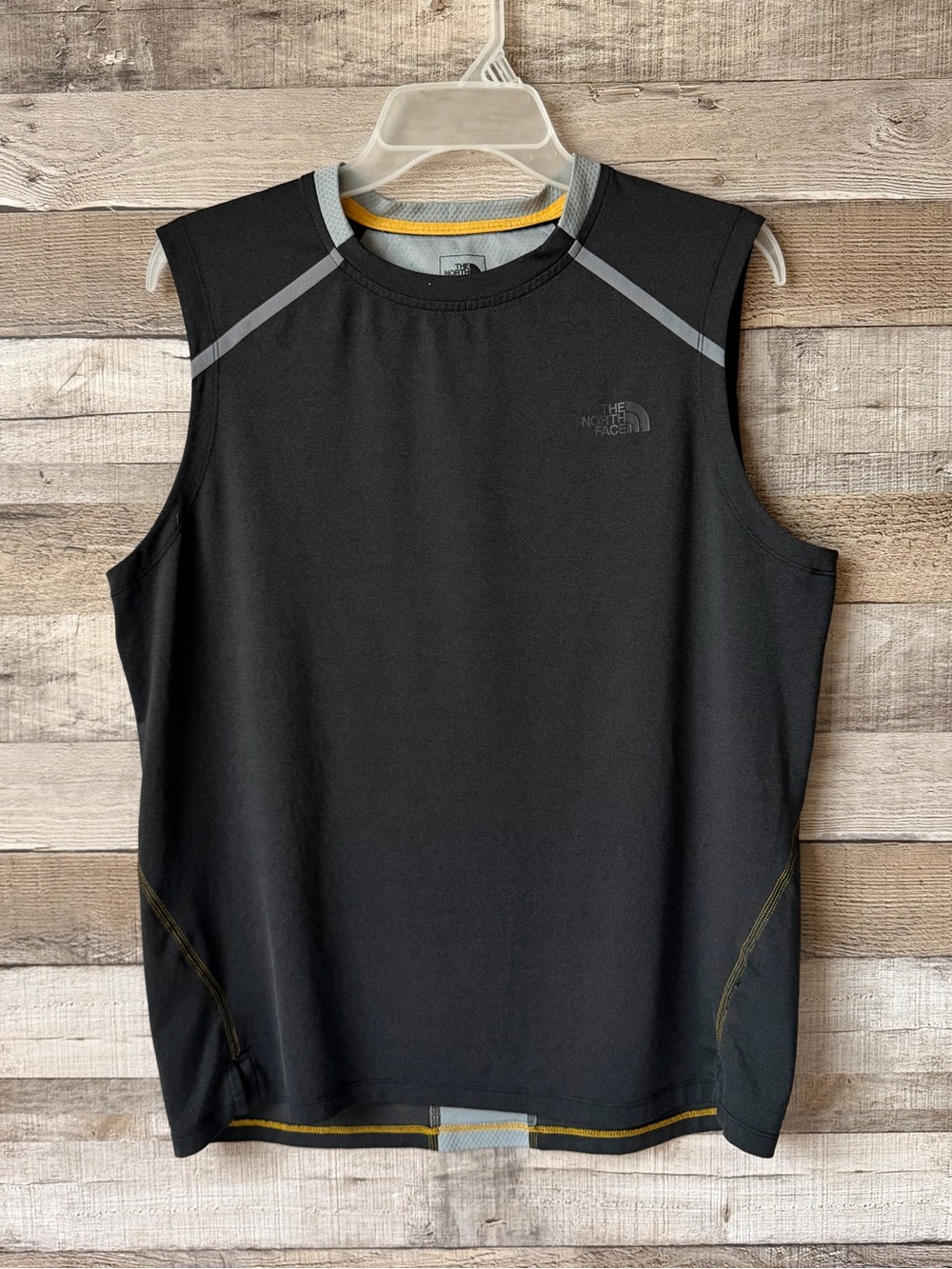 The North Face FlashDry-XD Men's Medium Sleeveless Performance Athletic Shirt